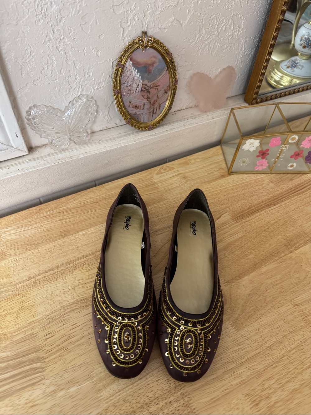 Whimsical 2000’s Vintage Brown Ballet Flats Size 7.5 Gold Embellished Y2K Indie